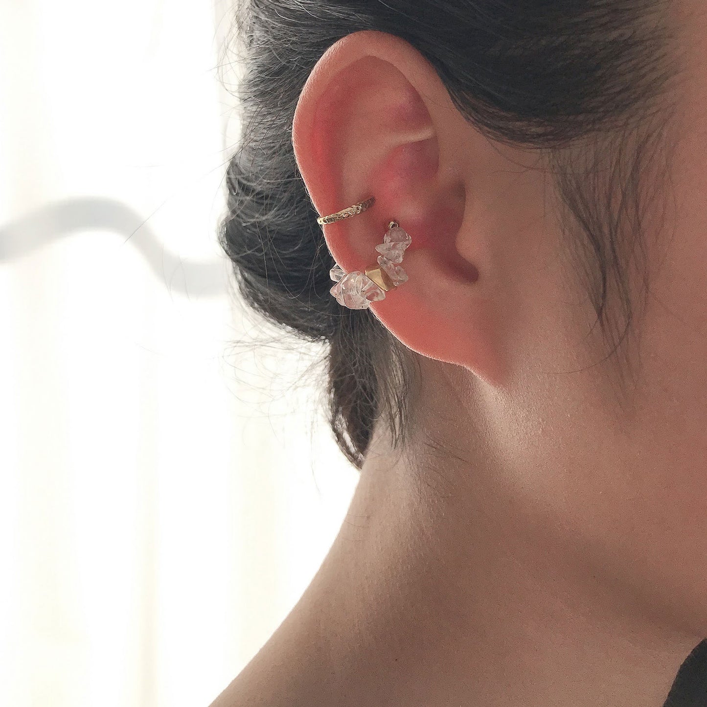 Natural stone Sazare crystal ear cuff | April birthstone