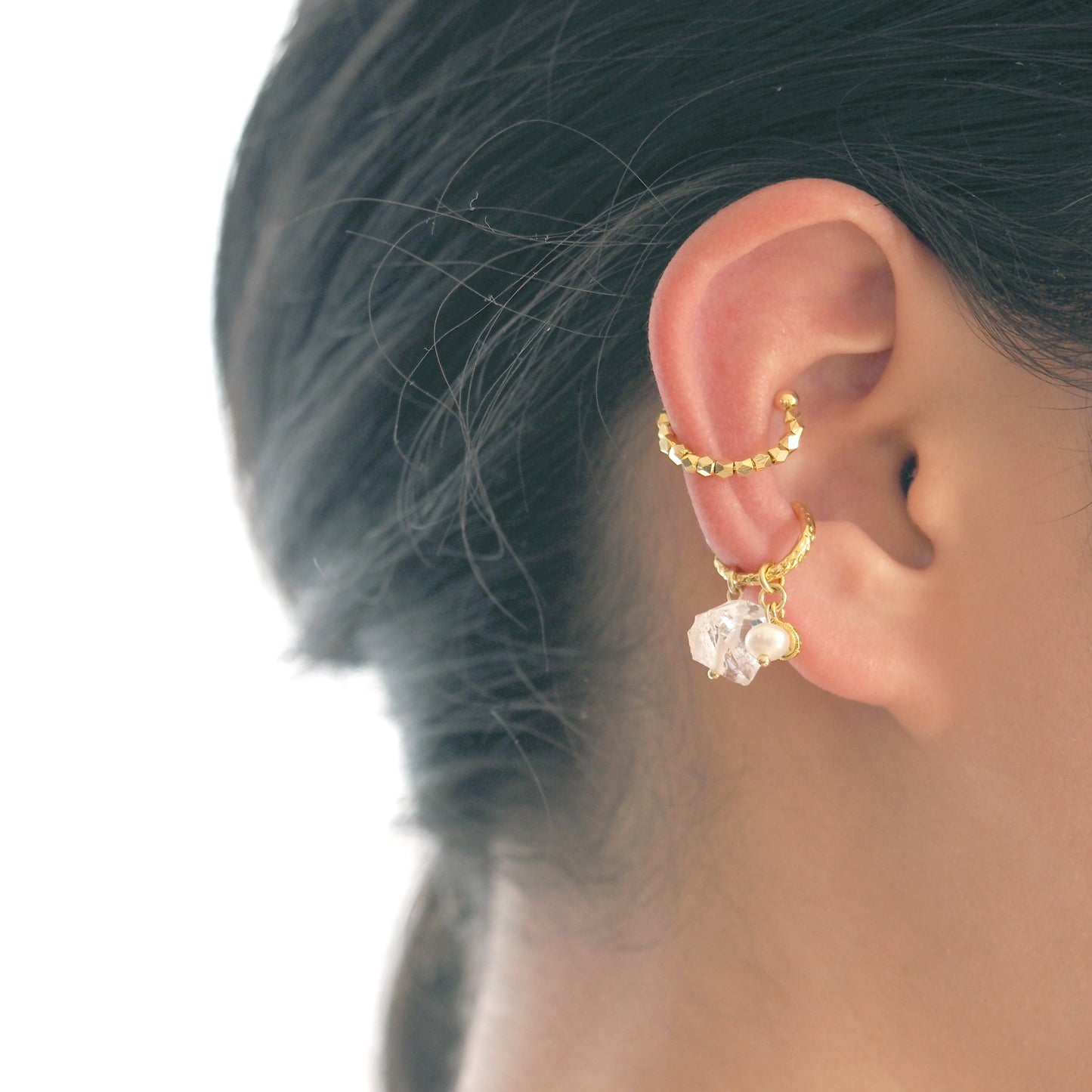 Natural stone Sazare crystal ear cuff | April birthstone