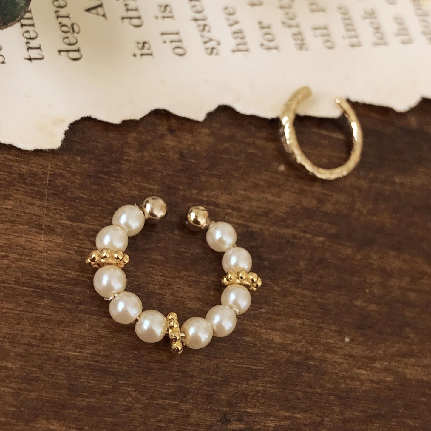 Freshwater pearl and cut bead ear cuff | June birthstone