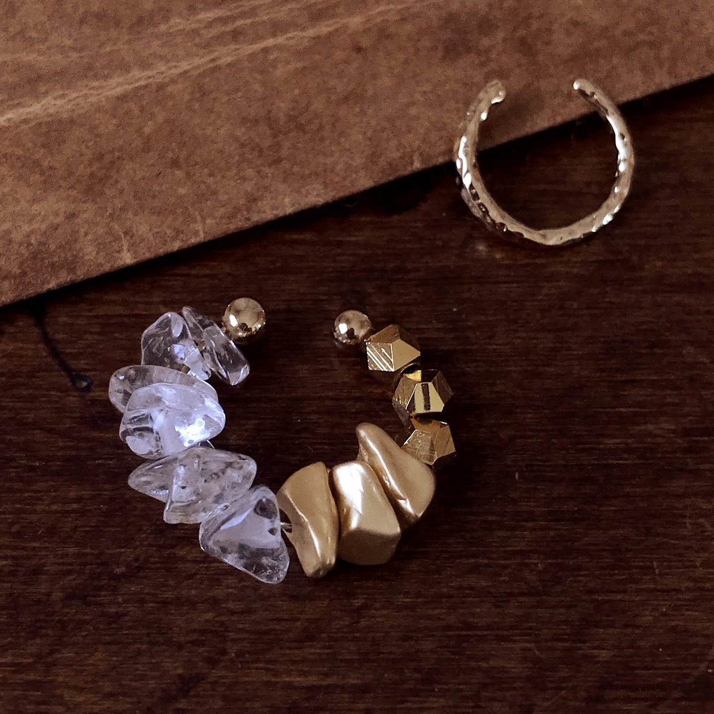 Natural stone Sazare crystal ear cuff | April birthstone