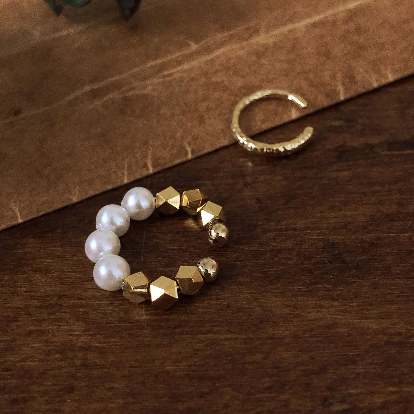 Freshwater pearl and cut bead ear cuff | June birthstone