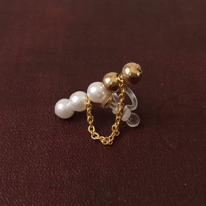 Freshwater pearl and cut bead ear cuff | June birthstone