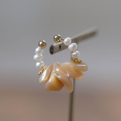 Mother of pearl x freshwater pearl ear cuff | June birthstone