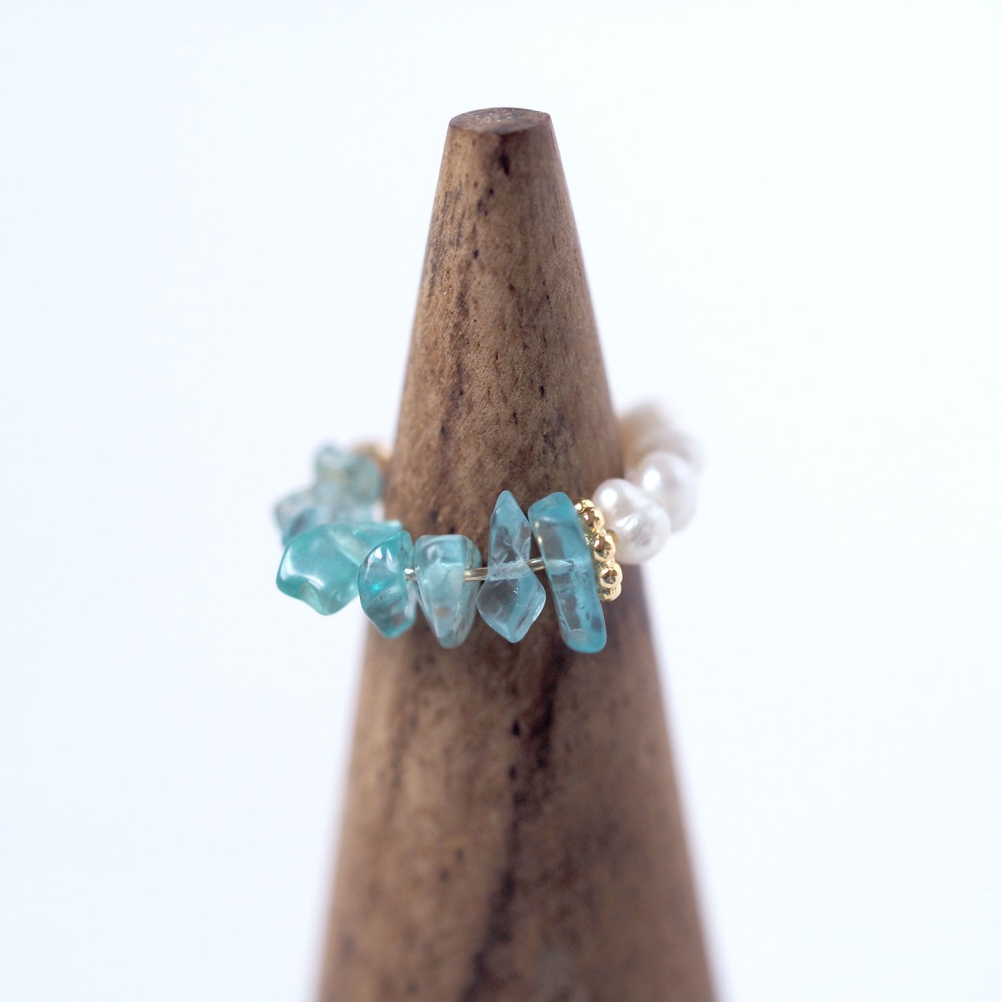 Natural stone Sazare crystal ear cuff | April birthstone