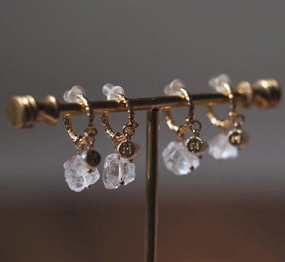 Natural stone Sazare crystal ear cuff | April birthstone